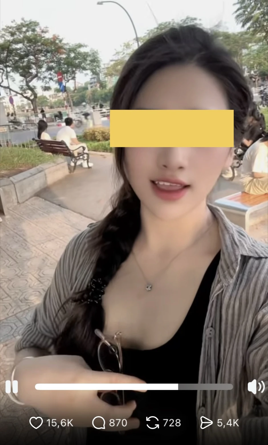 Đi đạp xe Hồ Tây, gái xinh ngỡ ngàng bắt quả tang bạn trai ngoại tình hút gần nửa triệu lượt xem