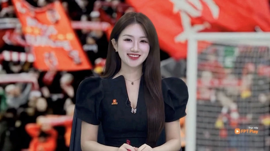 Đi tác nghiệp nhưng vẫn "hút hồn" người xem, MC Linh Nắng lại "ghi điểm" tuyệt đối với bộ ảnh mới Đi tác nghiệp nhưng vẫn "hút hồn" người xem, MC Linh Nắng lại "ghi điểm" tuyệt đối với bộ ảnh mới
