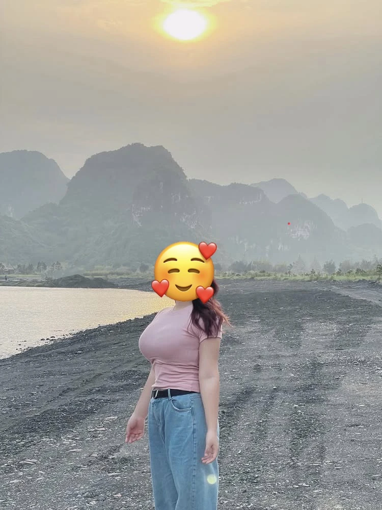 Diện đồ kín đáo đến 90% vẫn không thoát "lời ra tiếng vào", cô gái khóc ròng vì v.ò.ng 1 "quá khổ" Diện đồ kín đáo đến 90% vẫn không thoát "lời ra tiếng vào", cô gái khóc ròng vì v.ò.ng 1 "quá khổ"