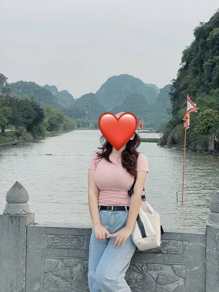 Diện đồ kín đáo đến 90% vẫn không thoát "lời ra tiếng vào", cô gái khóc ròng vì v.ò.ng 1 "quá khổ" Diện đồ kín đáo đến 90% vẫn không thoát "lời ra tiếng vào", cô gái khóc ròng vì v.ò.ng 1 "quá khổ"