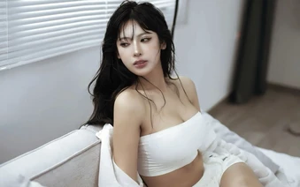 Diện đồ trắng cực quyến rũ, UNa To Uyen khiến fan phải thốt lên 2 chữ "thiên thần"