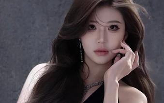 Đổ bộ bất ngờ, nữ idol triệu follow khiến fans Việt "đứng ngồi không yên"