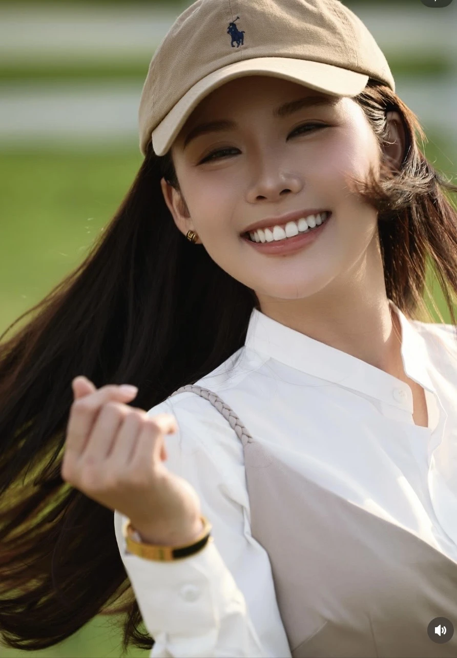 Đứng hình trước màn cưỡi ngựa thần sầu của hot girl làng Pick Đứng hình trước màn cưỡi ngựa thần sầu của hot girl làng Pick