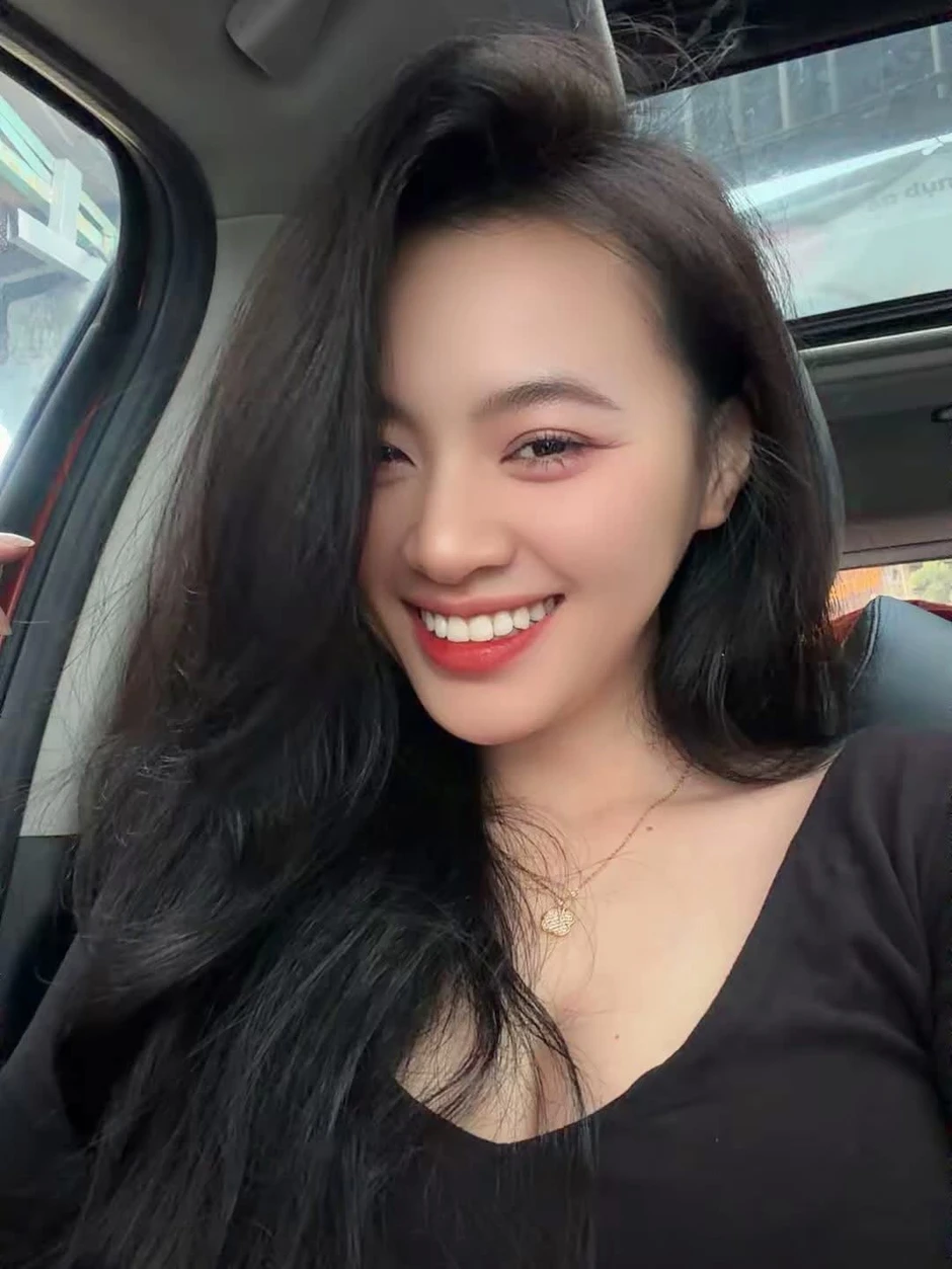 Đường đua hot nhất mùa hè chính thức gọi tên Trâm Anh, màn khoe dáng "khét lẹt" đẳng cấp mỹ nhân