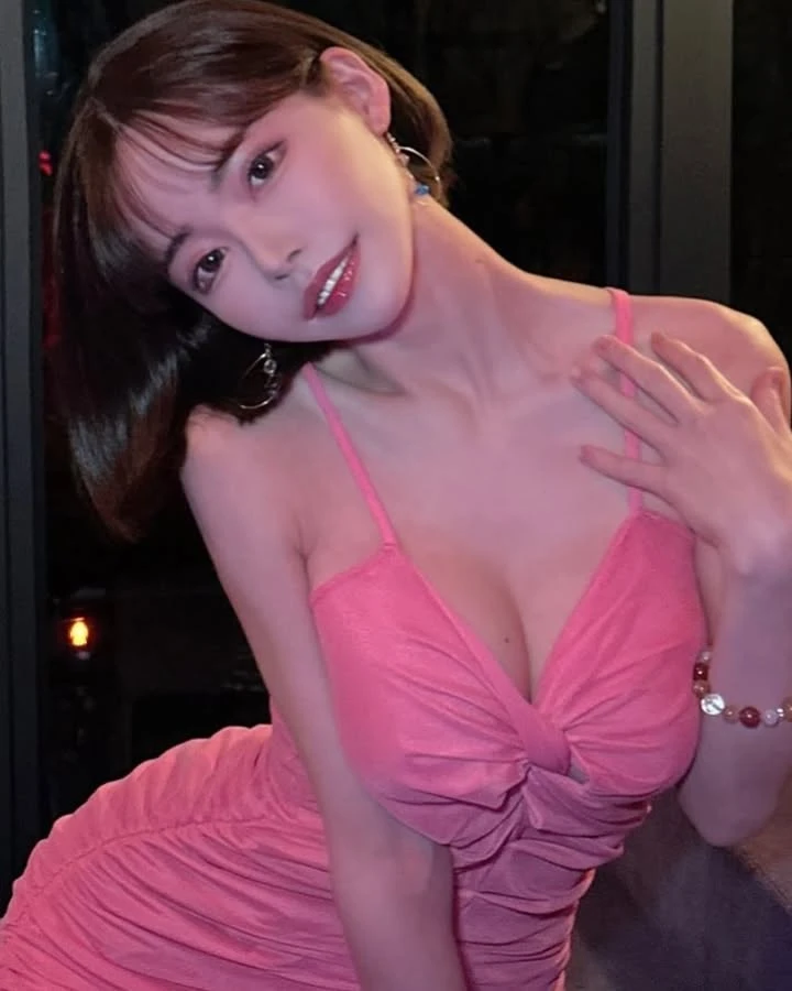 Eimi Fukada bất ngờ trở lại, fan ngỡ ngàng tranh nhau "gọi vợ"