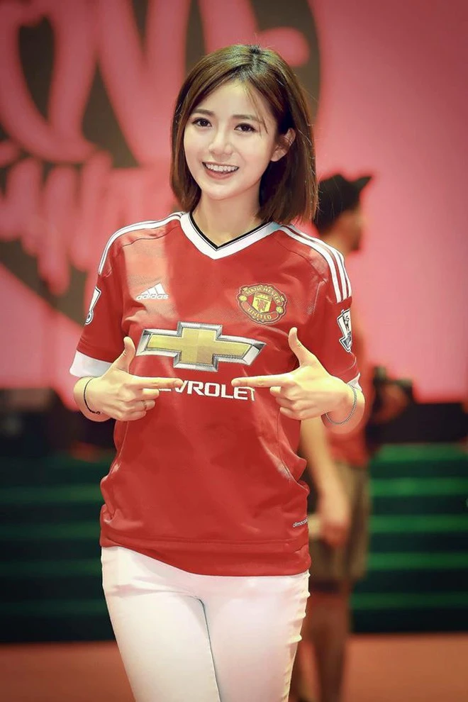 Fan nữ MU "debut" khiến cộng đồng game thủ được phen nức lòng