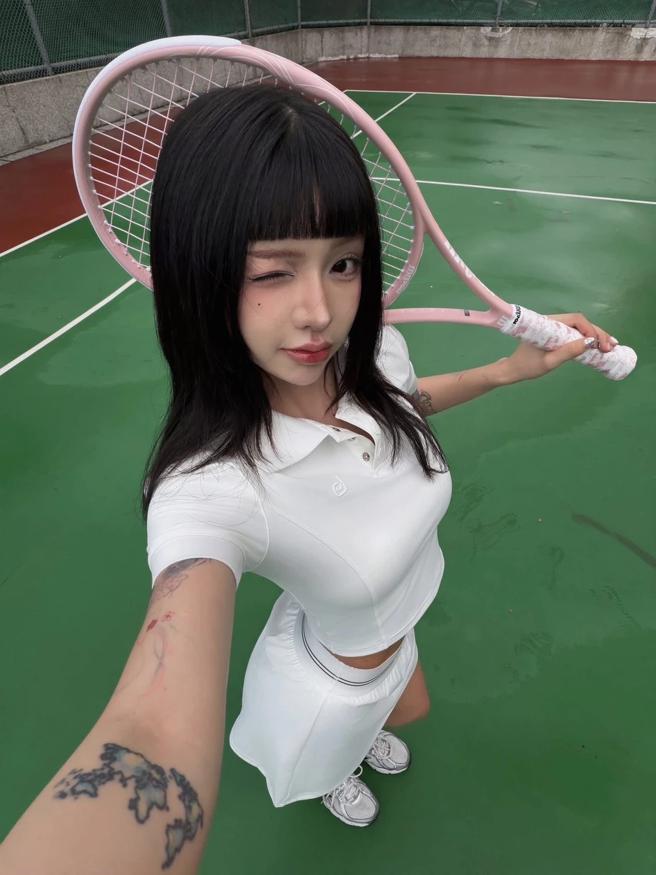 Gác lại vũ đạo triệu view, "Lisa Việt Nam" Ciin lên sân tennis thả dáng, visual "quá trời" xinh! Gác lại vũ đạo triệu view, "Lisa Việt Nam" Ciin lên sân tennis thả dáng, visual "quá trời" xinh!