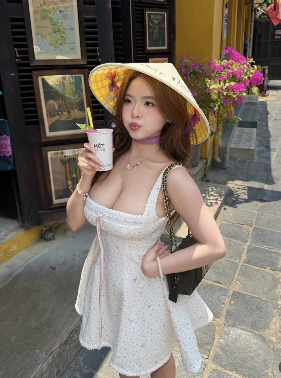 Gái xinh người Việt bỗng trở thành tâm điểm, hàng loạt tài khoản ngoại quốc nườm nượp tràn vào thả tim, để lại những lời khen có cánh