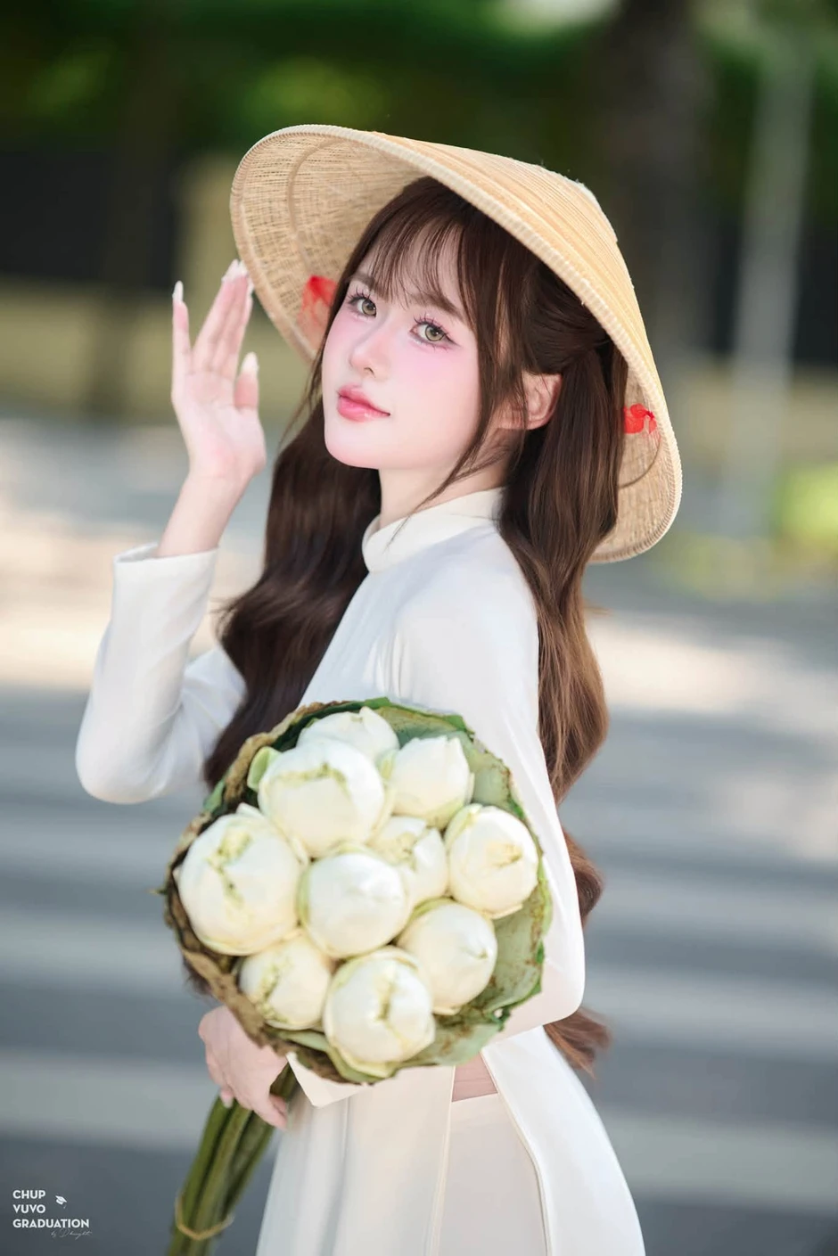 Gia nhập đường đua áo dài 2/9, hot girl khiến CĐM khen ngợi hết lời với bộ ảnh mới Gia nhập đường đua áo dài 2/9, hot girl khiến CĐM khen ngợi hết lời với bộ ảnh mới
