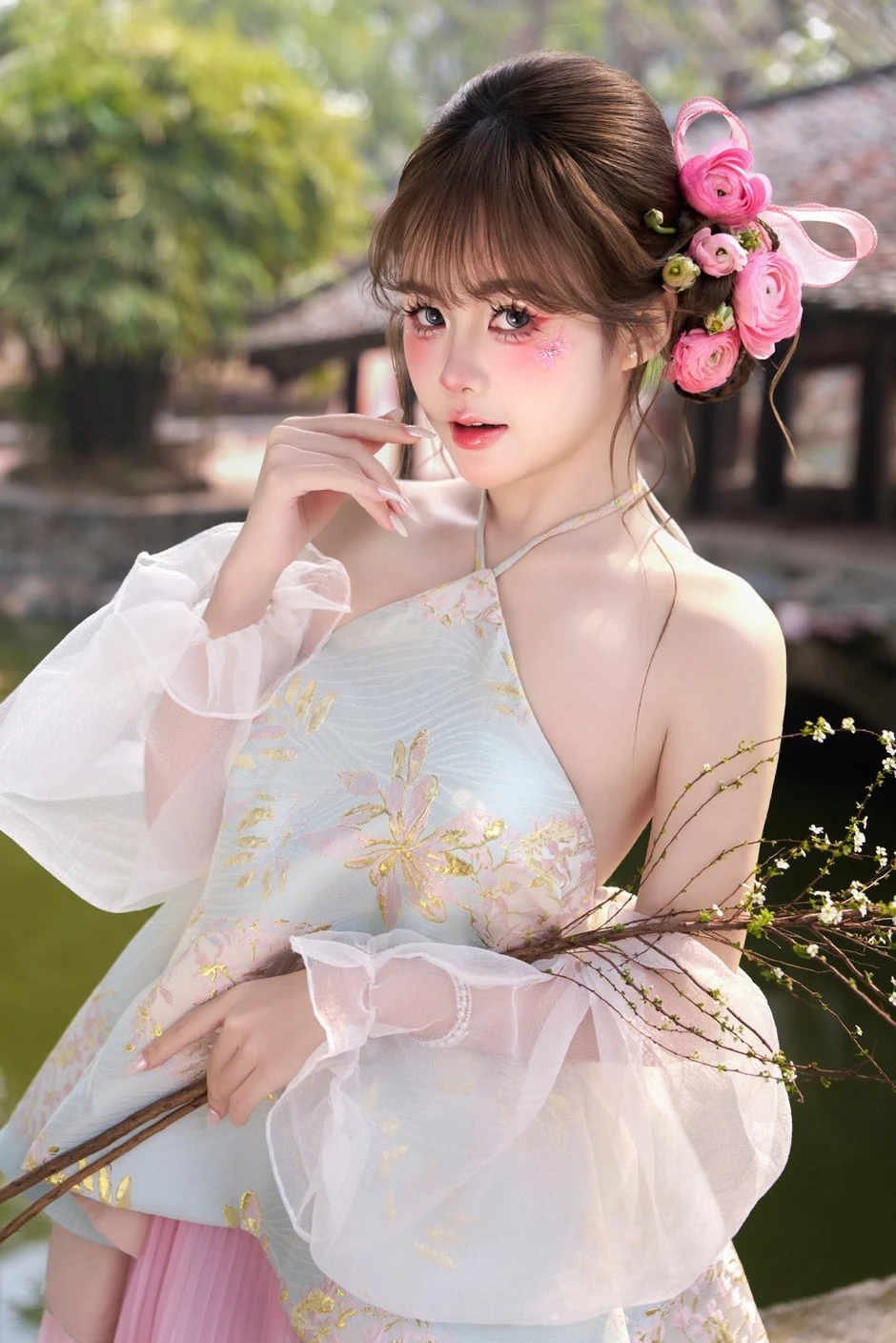 Gia nhập đường đua áo dài 2/9, hot girl khiến CĐM khen ngợi hết lời với bộ ảnh mới Gia nhập đường đua áo dài 2/9, hot girl khiến CĐM khen ngợi hết lời với bộ ảnh mới