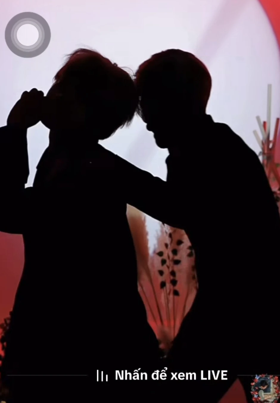 Góc tối "Idol": Bỏ qua danh dự, bất chấp chiêu trò đ.ồ.i tr.ụy để "ă.n x.in online" Góc tối "Idol": Bỏ qua danh dự, bất chấp chiêu trò đ.ồ.i tr.ụy để "ă.n x.in online"