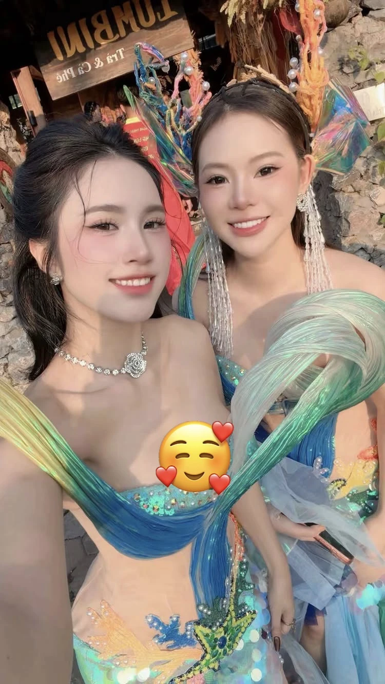 Hot girl tiên cá tại Carnaval Hạ Long xinh đẹp, bùng nổ nhan sắc khiến anh em "điêu đứng" Hot girl tiên cá tại Carnaval Hạ Long xinh đẹp, bùng nổ nhan sắc khiến anh em "điêu đứng"