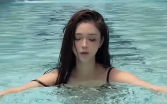 Hot girl tung clip "hack não" người xem về diện mạo, khẳng định 90% viewer tưởng AI
