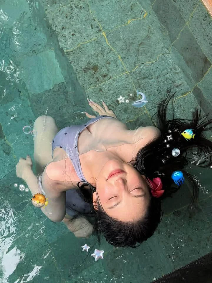 Người đẹp mạng gây sốt với vẻ ngoài cuốn hút