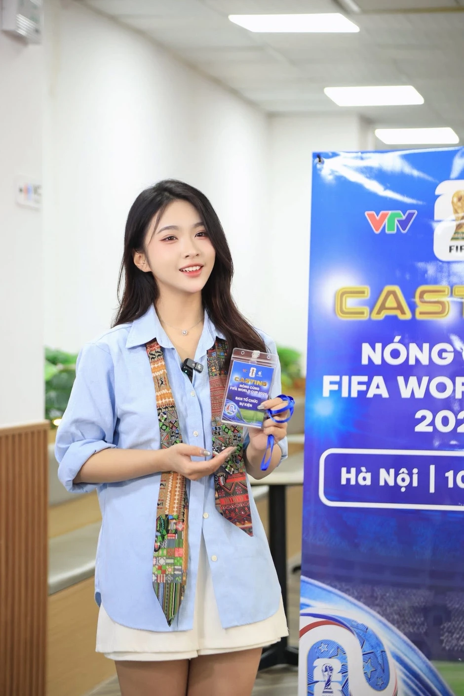 Hotgirl bóng đá vừa tung ảnh "xuống nước", 500 anh em tràn vào thả tim vì quá hài lòng!