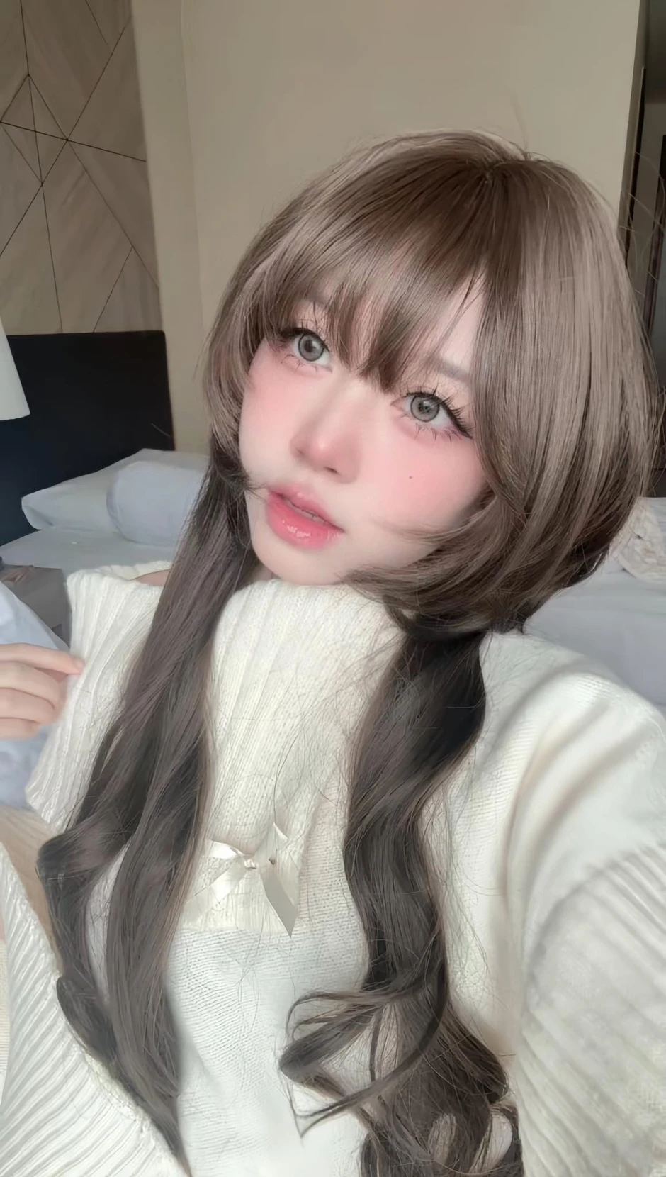 Khó rời mắt khỏi phiên bản "cô thỏ trắng" của nữ coser Việt, "cute" thế này bảo sao game thủ nào cũng mê