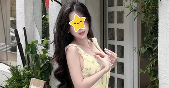 Khoảnh khắc "Cafe dạo phố" của hot girl Sài thành khiến dân tình... "cảm nắng" online