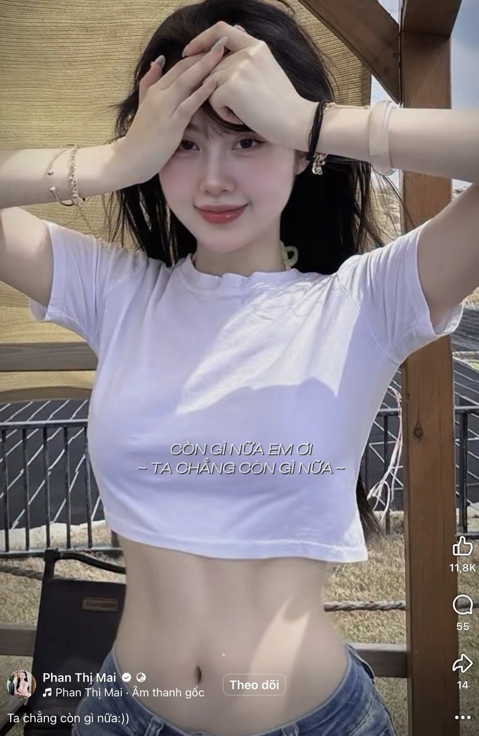 Khoe eo thon đốn tim, gái xinh có màn tương tác fan nam khiến người xem vừa yêu vừa buồn cười Khoe eo thon đốn tim, gái xinh có màn tương tác fan nam khiến người xem vừa yêu vừa buồn cười