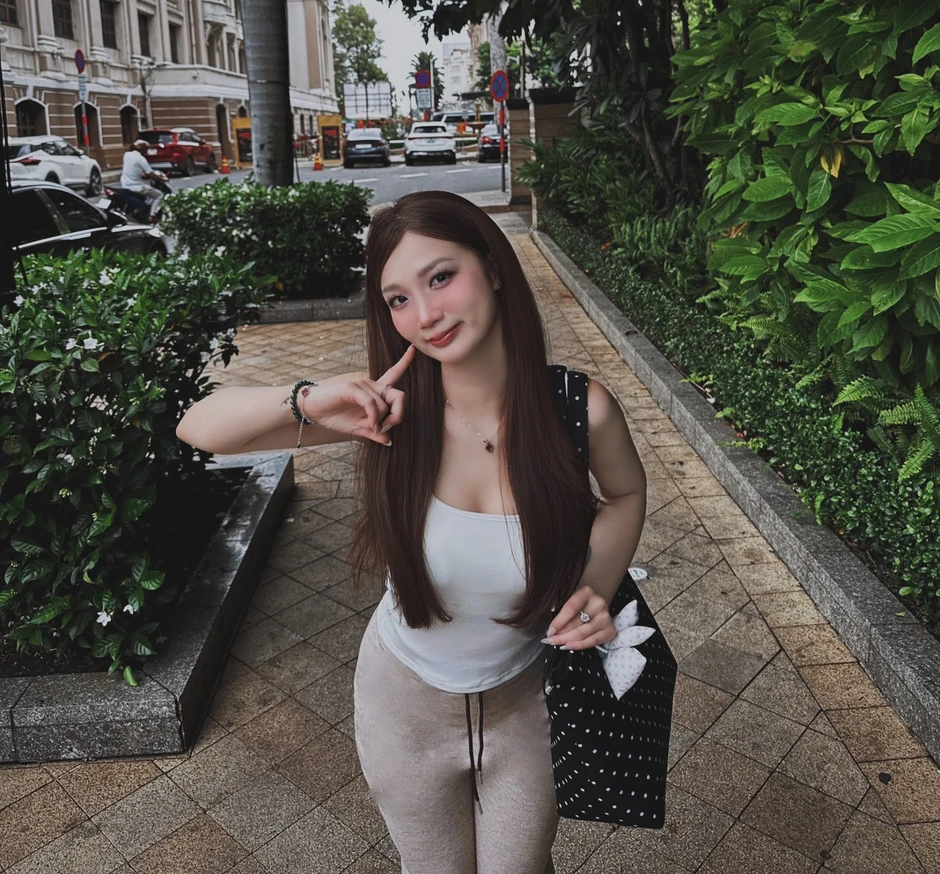 Không hề giấu giếm ý đồ, hot girl "Nóng cùng World Cup" khiến CĐM bật cười thích thú