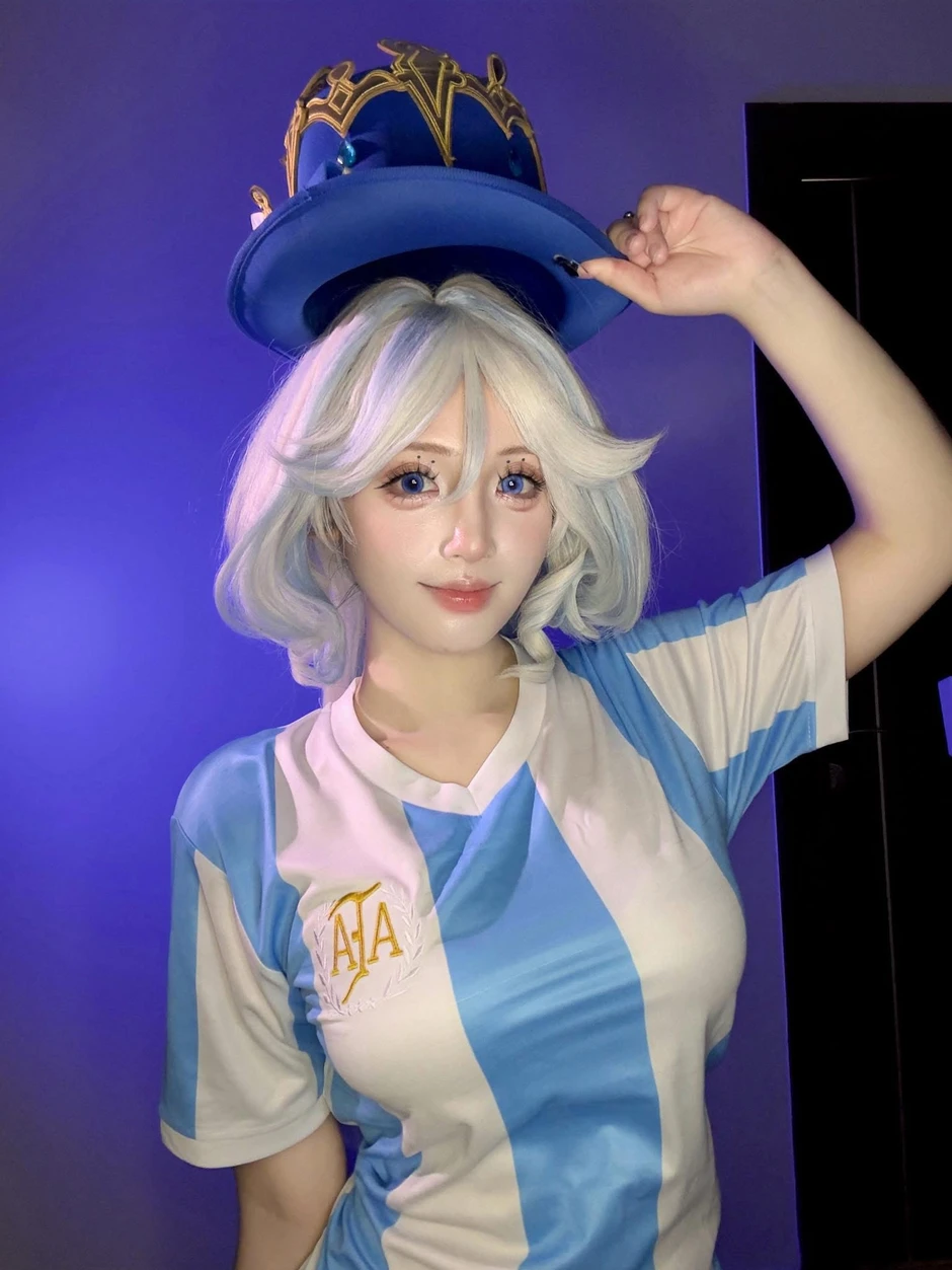 Không ngại lộ khuyết điểm, nữ Coser công khai mặt mộc trước khi trang điểm, kết quả sau cùng mới là thứ khiến dân mạng "bùng nổ" Không ngại lộ khuyết điểm, nữ Coser công khai mặt mộc trước khi trang điểm, kết quả sau cùng mới là thứ khiến dân mạng "bùng nổ"