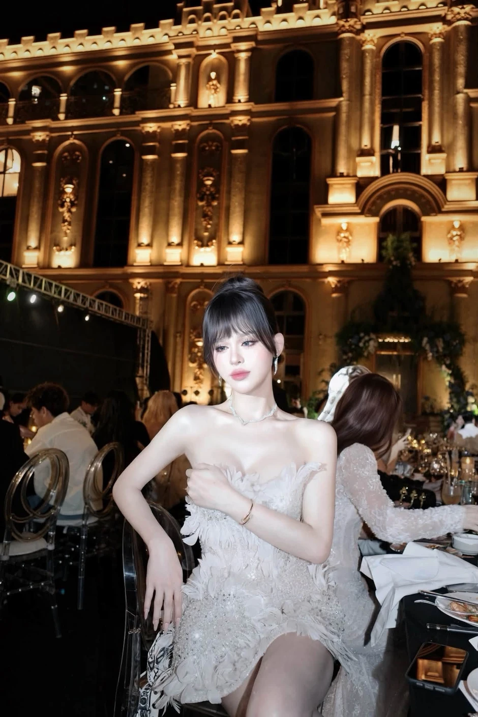 Không nhận ra nhan sắc của Trần Đức Bo: Từ hiện tượng mạng thị phi, cho tới "Bạch Nguyệt Quang" khiến vạn người mê mẩn Không nhận ra nhan sắc của Trần Đức Bo: Từ hiện tượng mạng thị phi, cho tới "Bạch Nguyệt Quang" khiến vạn người mê mẩn