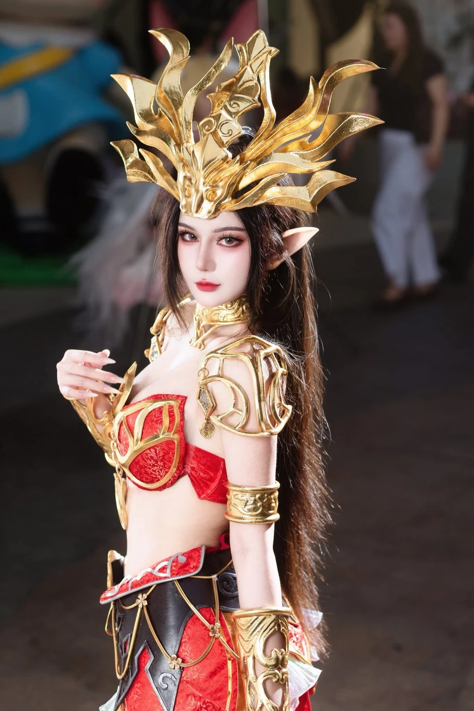 Không thể rời mắt với màn cosplay Mỹ Đỗ Toa Nữ Vương đẹp đến nghẹt thở Không thể rời mắt với màn cosplay Mỹ Đỗ Toa Nữ Vương đẹp đến nghẹt thở
