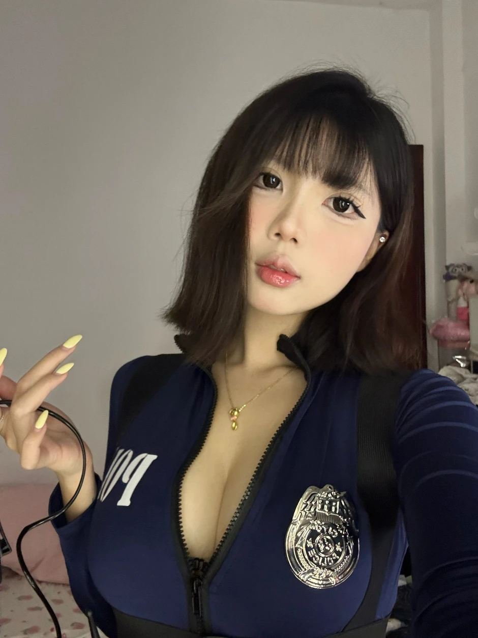 Lên đồ" hóa trang cực táo bạo, Hà Phương Boo khiến anh em game thủ "phát sốt"