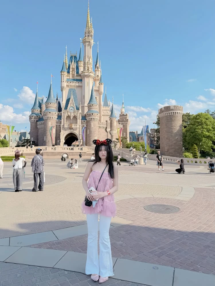 Lên mạng than ế, cô gái sở hữu visual "nữ thần" nhận về toàn hoài nghi