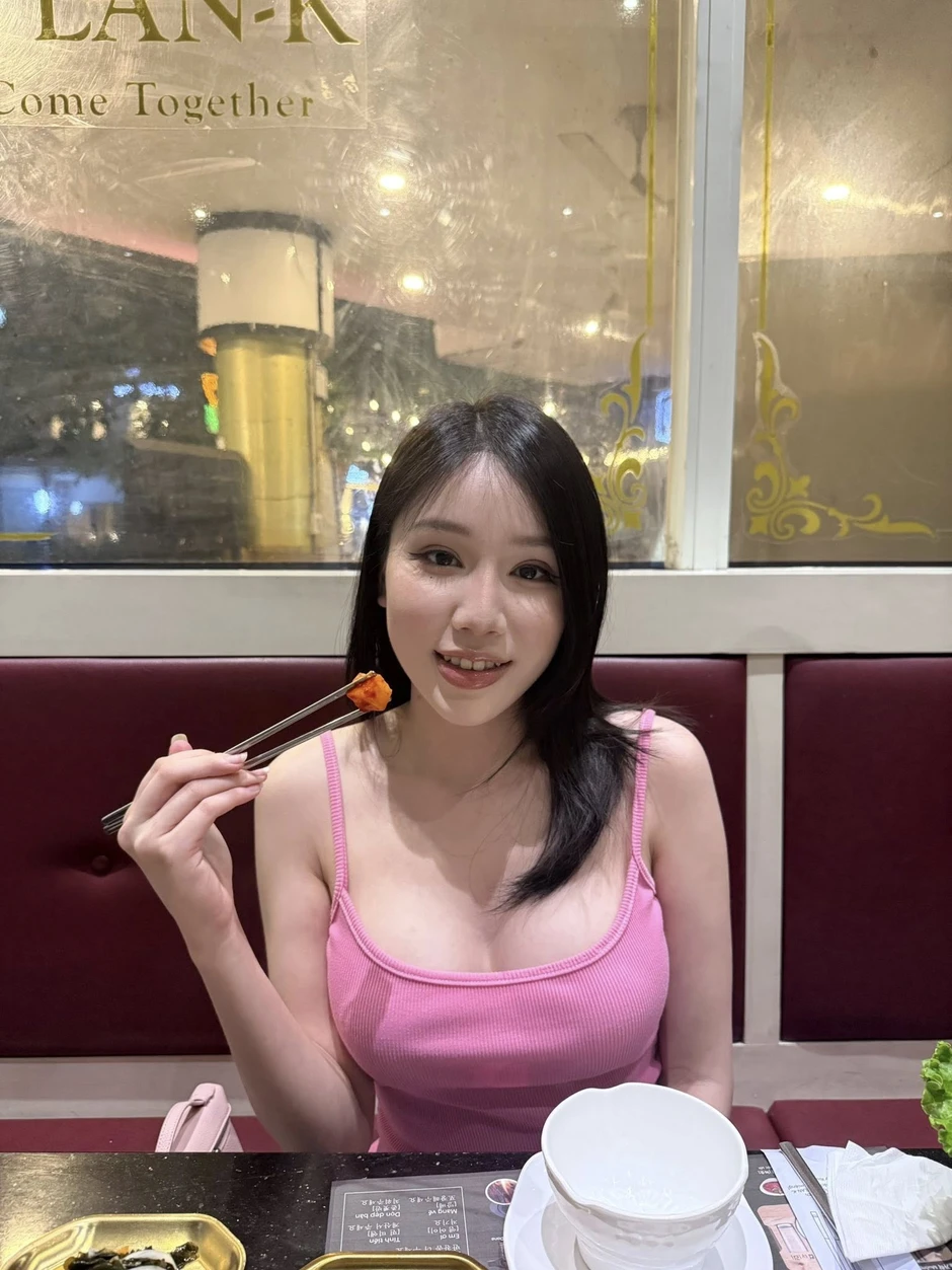 Liên tục bị quấy rối bằng những ngôn từ khiếm nhã, đây có thể là nữ streamer "khổ nhất" Việt Nam Liên tục bị quấy rối bằng những ngôn từ khiếm nhã, đây có thể là nữ streamer "khổ nhất" Việt Nam