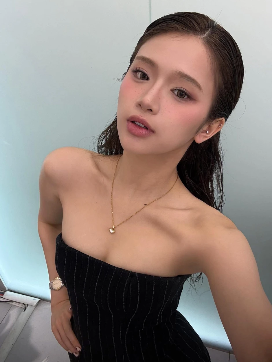 Linh Ka "thu hút" mọi ánh nhìn, diện mạo cực phẩm fan si mê chấm điểm 10+
