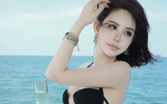 Lisa "bản Việt" tung ảnh đi biển: Từ ngọt ngào đến quyến rũ đều cân đẹp!