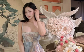 Mê mắt với phong cách cottagecore đậm chất nàng thơ của hot girl Thiên Di: Đâu phải cứ mặc hở mới có thể quyến rũ?