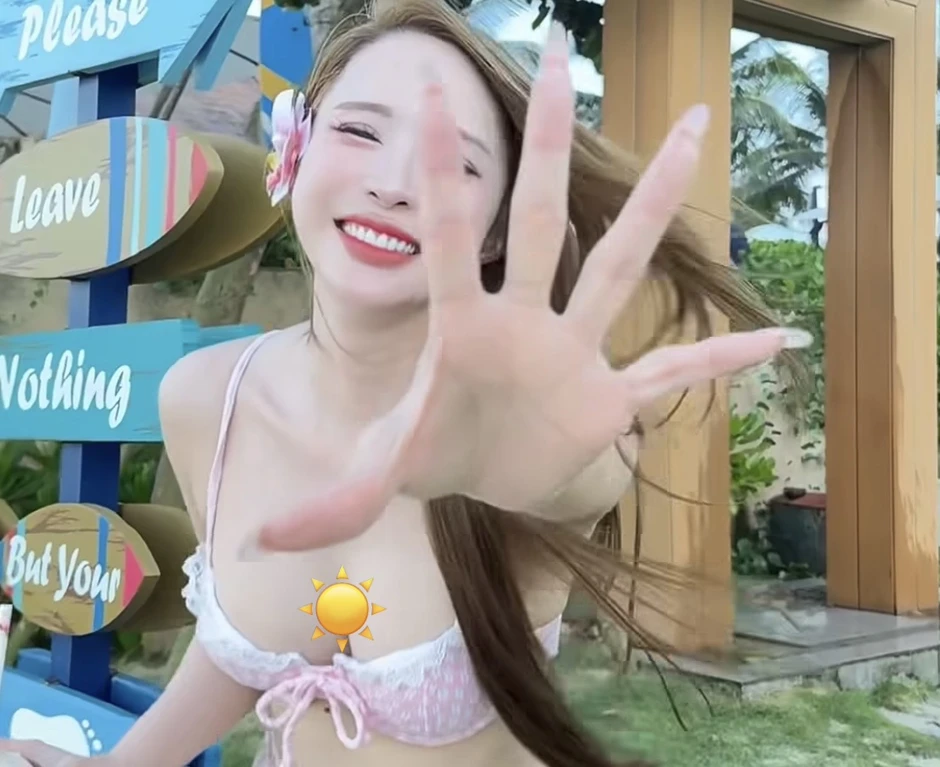 Miss Audition Quỳnh Nga tung loạt ảnh "khét lẹt", sắc vóc nuột nà chẳng kém dàn hot girl Gen Z
