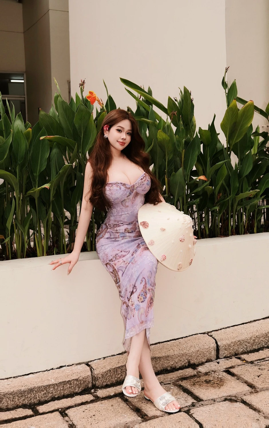 Nâng tầm nhan sắc, hot girl "update" gu thời trang bằng một phụ kiện không ngờ, CĐM tấm tắc khen ngợi