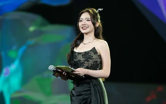 Nén cơn sốt 39 độ, MC Phương Thảo vẫn cực xinh