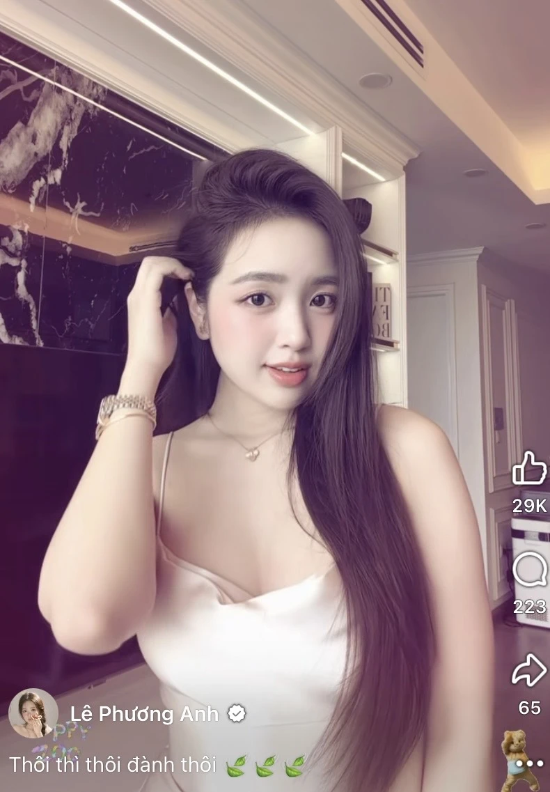 Ngẫu nhiên chụp màn hình từ clip, hot girl vẫn "nét căng", xinh đẹp chuẩn "cực phẩm" nhan sắc