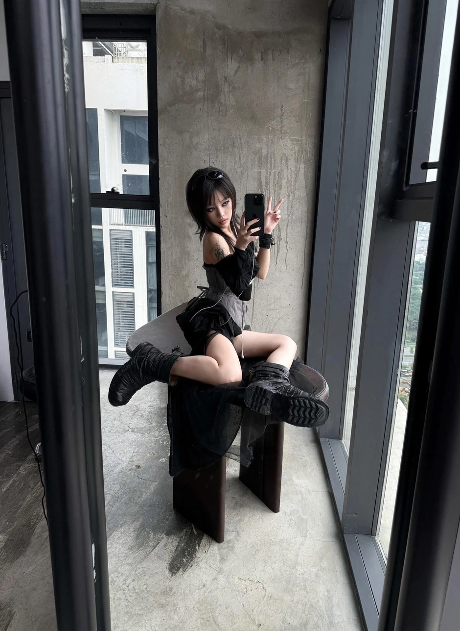 Ngỡ ngàng “bộ nhận diện” hiện tại của Linh Ngọc Đàm