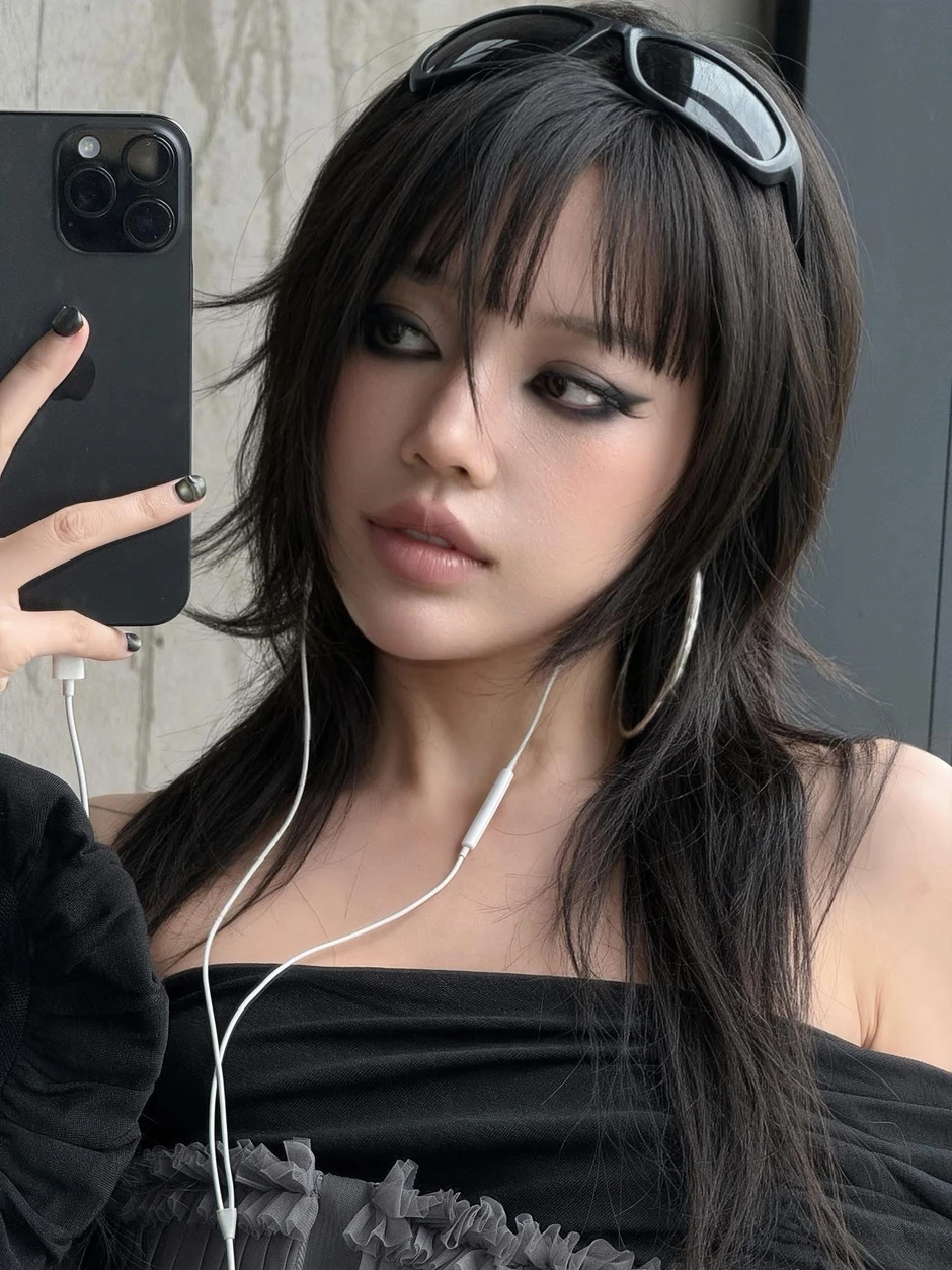 Ngỡ ngàng “bộ nhận diện” hiện tại của Linh Ngọc Đàm