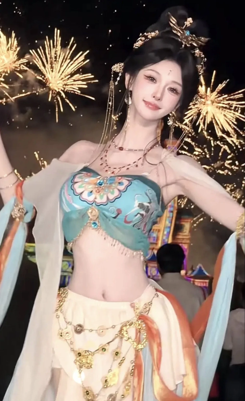Ngỡ ngàng với "thần nữ" đời thực, hot girl triệu view tung màn cosplay ngang ngửa Angelababy