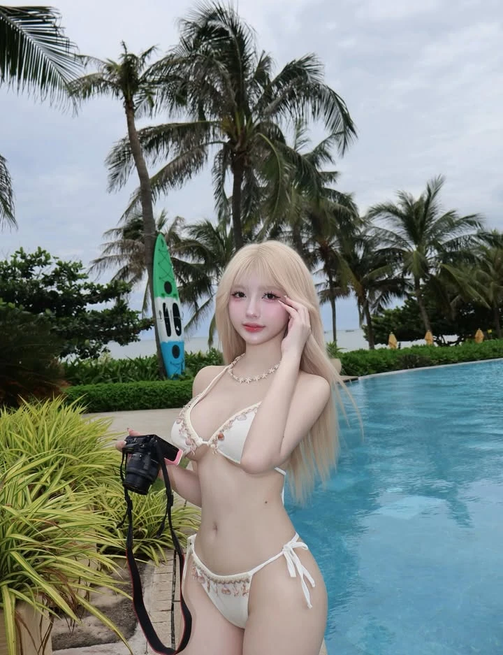 Nhan sắc ấn tượng của hot girl 2k4 đang "khuấy đảo" CĐM