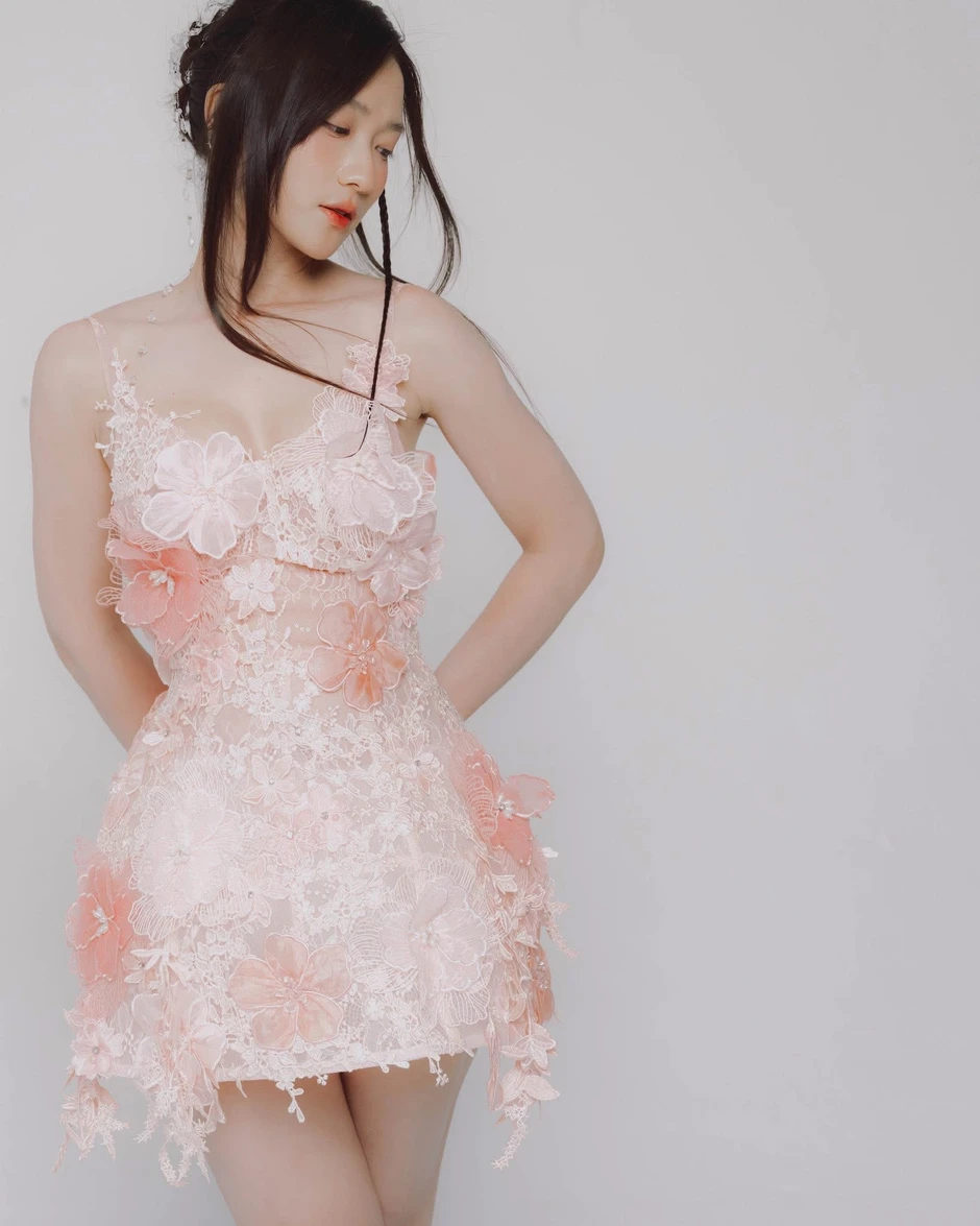 Nhan sắc bất chấp thời gian của hot girl Trâm Anh Nhan sắc bất chấp thời gian của hot girl Trâm Anh