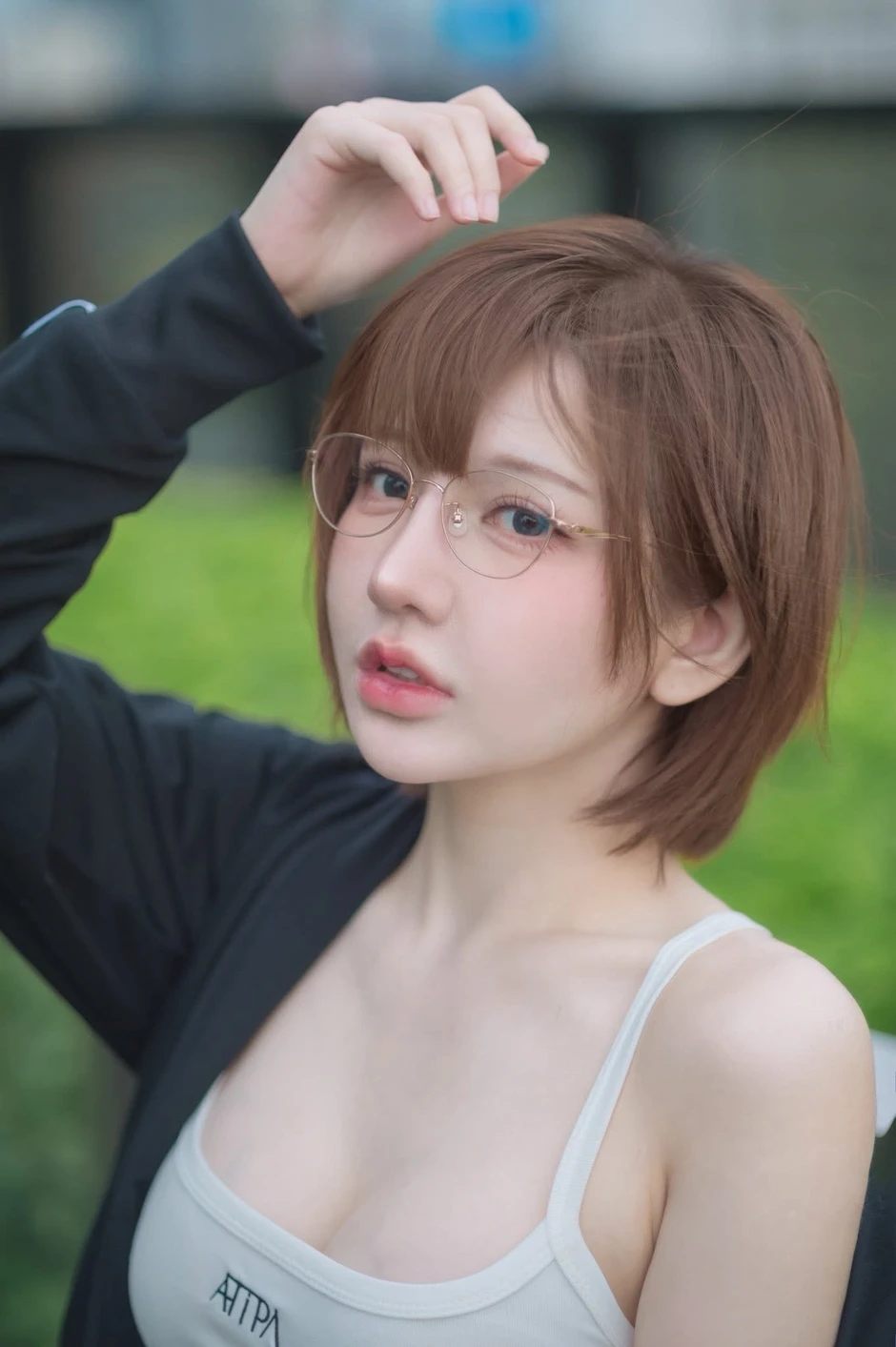 Nhập vai game "mỹ ngựa", nữ streamer thả dáng với bikini cuốn hút!