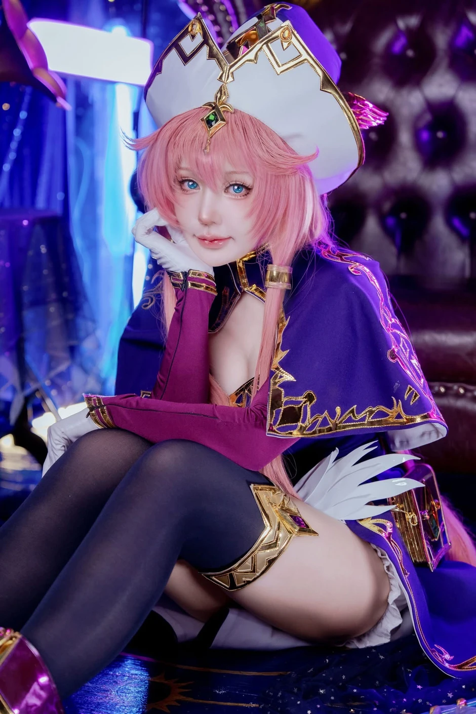 Nhập vai game "mỹ ngựa", nữ streamer thả dáng với bikini cuốn hút!