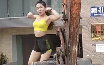 Nhảy aerobic trên máy xúc, cô gái bị cộng đồng mạng mắng xối xả, vì số view mà bất chấp?