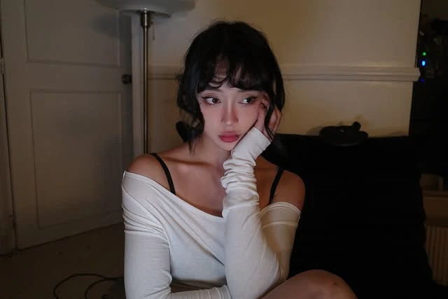 Nhẹ nhàng khoe dáng khi mới "ngủ dậy", nữ streamer lai Việt khiến triệu anh em game thủ "đứng hình" Nhẹ nhàng khoe dáng khi mới "ngủ dậy", nữ streamer lai Việt khiến triệu anh em game thủ "đứng hình"