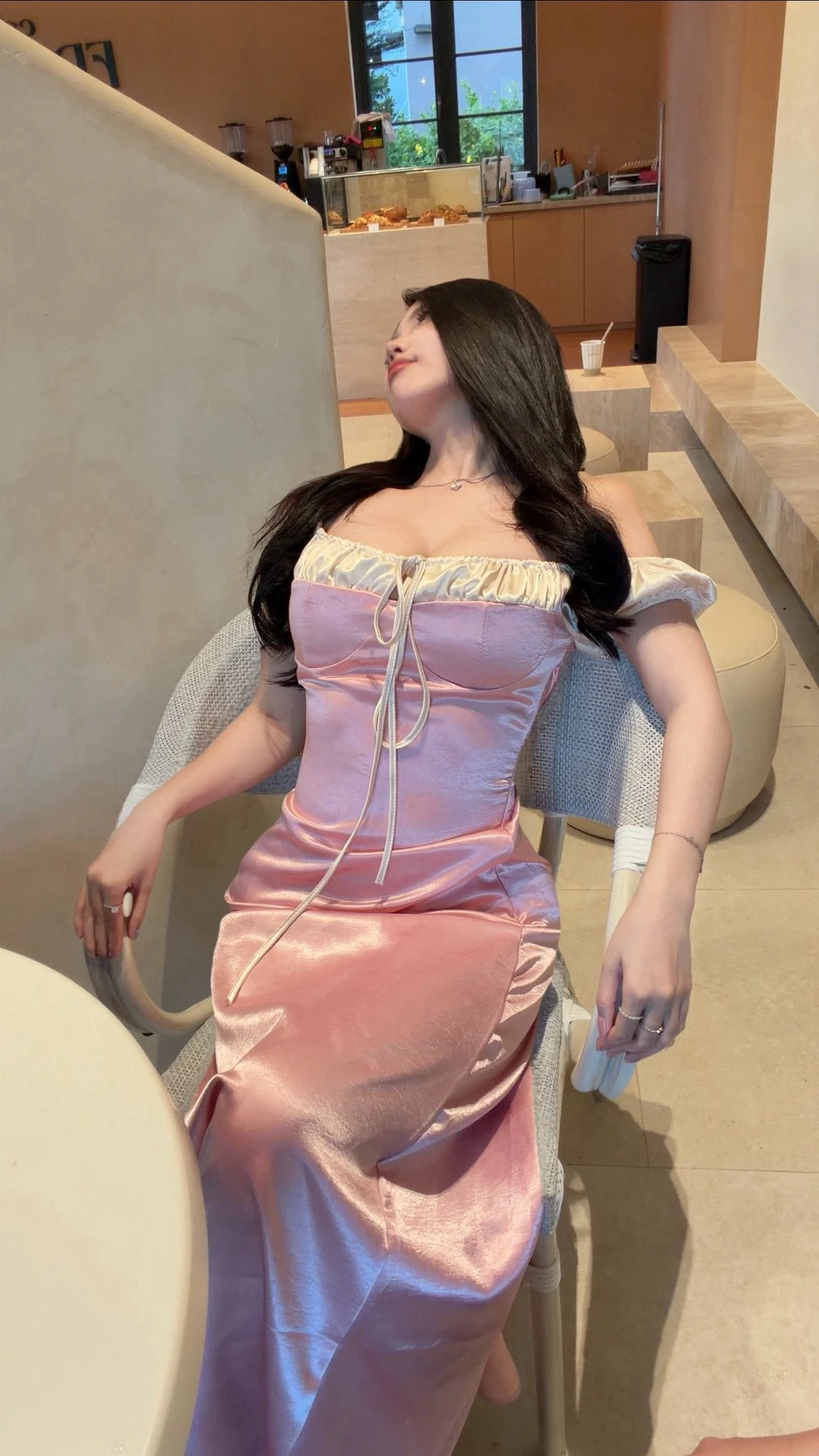 Nhờ cộng đồng mạng "nghĩ cap" để đăng ảnh, hot girl bất ngờ gặp toàn thi sĩ, "thả thính" như rót mật vào tai