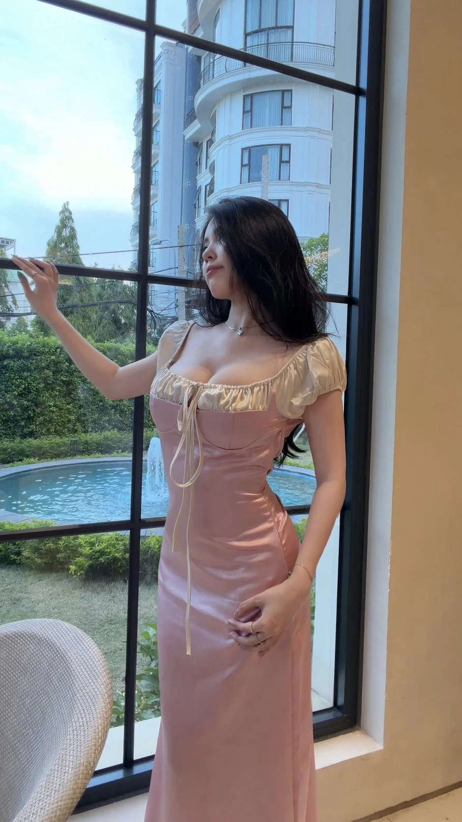 Nhờ cộng đồng mạng "nghĩ cap" để đăng ảnh, hot girl bất ngờ gặp toàn thi sĩ, "thả thính" như rót mật vào tai