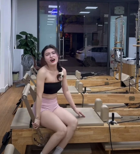 Nỗi khổ khi tập Pilates: Hot girl này cho người xem thấy rằng không có thành quả nào đến dễ dàng nếu thiếu sự hy sinh! Nỗi khổ khi tập Pilates: Hot girl này cho người xem thấy rằng không có thành quả nào đến dễ dàng nếu thiếu sự hy sinh!