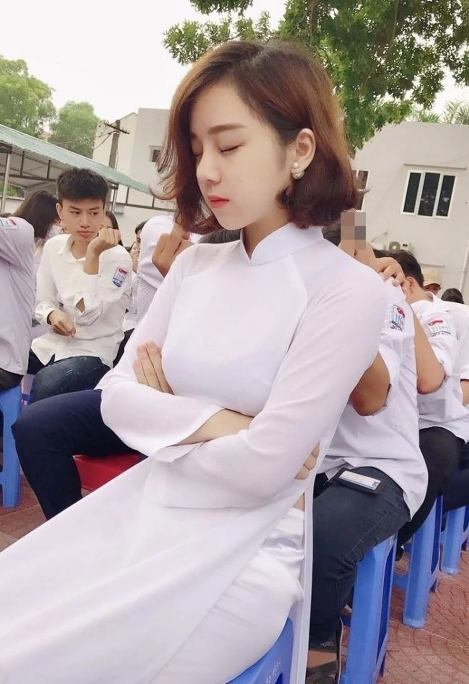 Không kém Trâm Anh, hot girl World Cup Nhã Tiên cũng 'ở ẩn' giữa bão dư luận