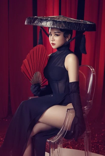 Không kém Trâm Anh, hot girl World Cup Nhã Tiên cũng 'ở ẩn' giữa bão dư luận